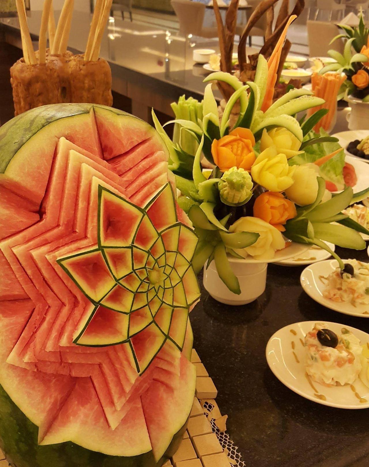 M Hotel Makkah By Millennium La Meca Exterior foto Fruit carving